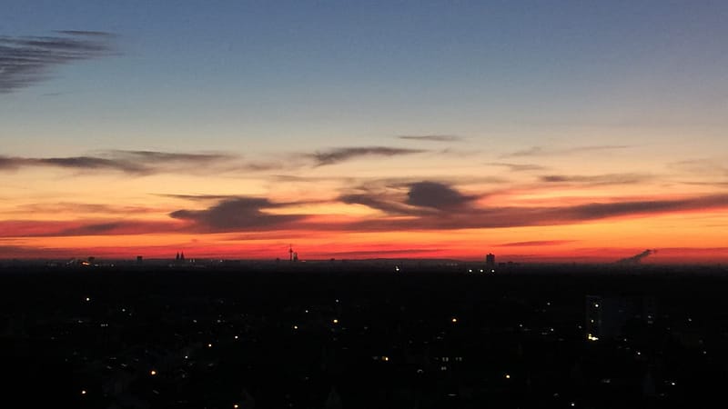 Blick auf den Horizont in der Abendsonne